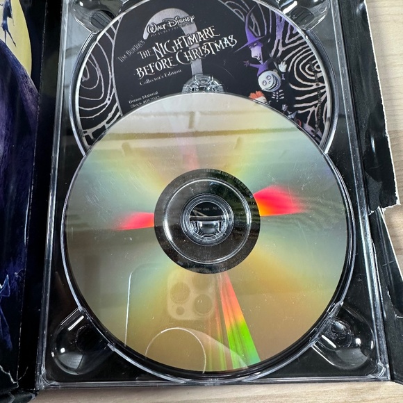 SET Tim Burton's The Nightmare Before Christmas 2 Disc collector's Edition & Mug - Picture 8 of 16